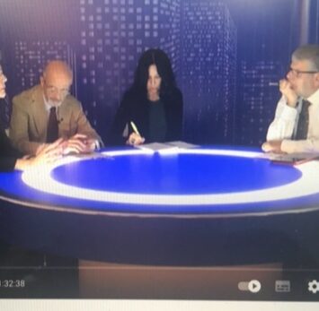 LA C TV   22 PIANO .Il direttore Pasquale MOTTA  intervista Marilina INTRIERI LE RAGIONI DEL NO A REFERENDUM 2016 SU RIDUZIONE DELLA RAPPRESENTANZA PARLAMENTARE